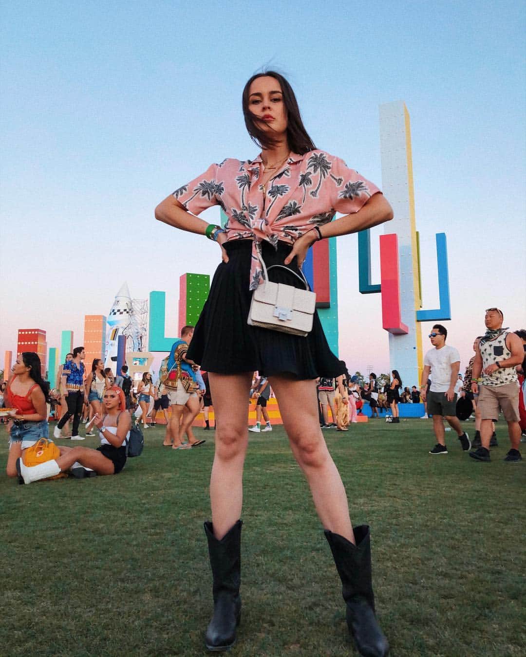 のインスタグラム：「Coachella day 1 🎡. . . #coachella2019 #coachella #california #festivalseason #indio #andytorres」