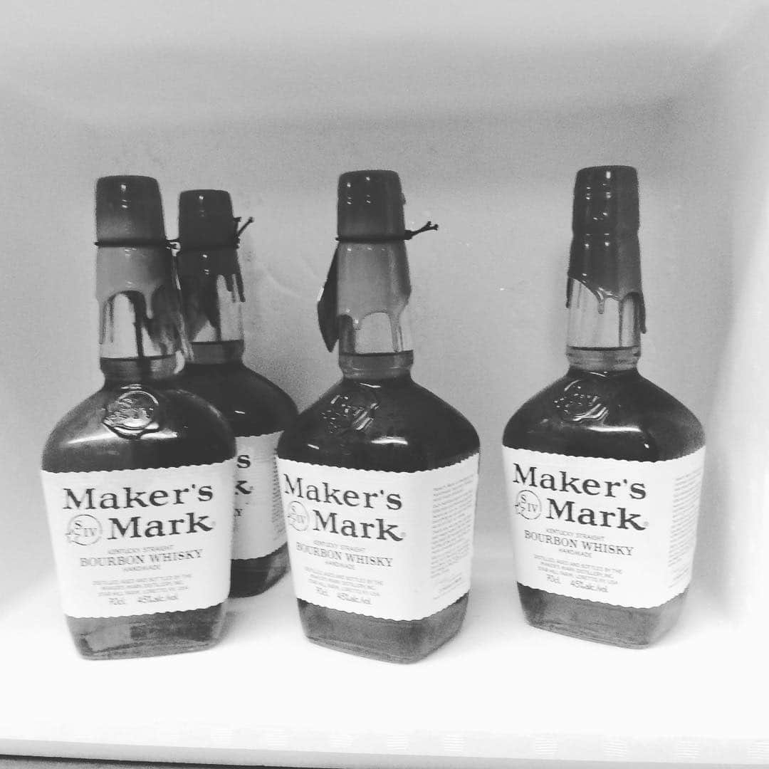 のインスタグラム：「毎度おおきに〜〜！！！！😀😀❤️ 知床漁場枚方店です🍺🍺✨✨ 本日のご来店ありがとうございました😊😊 またのお越し心よりお待ちしております！！🙇‍♂️ #バイト募集中#バイト#募集中#枚方市駅#駅近#ビール#居酒屋#まかない#バイト募集中」