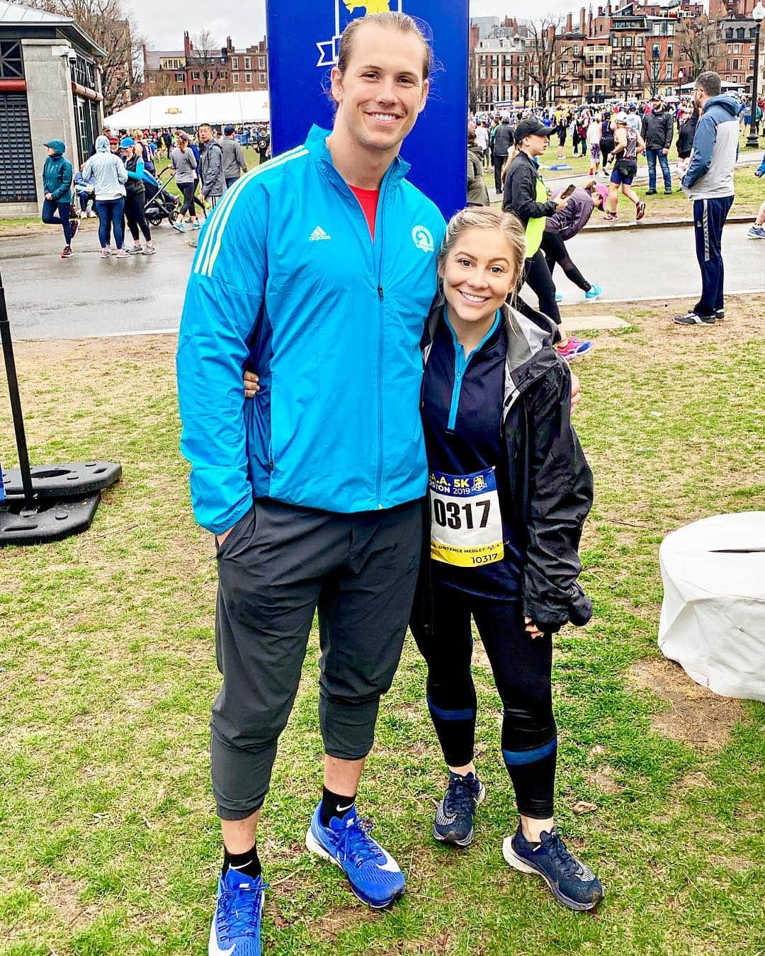 ショーン・ジョンソンさんのインスタグラム写真 - (ショーン・ジョンソンInstagram)「Baby’s first 5k 😂 @andrewdeast @theeastbaby #boston #bostonmarathon @clifbar」4月13日 23時33分 - shawnjohnson