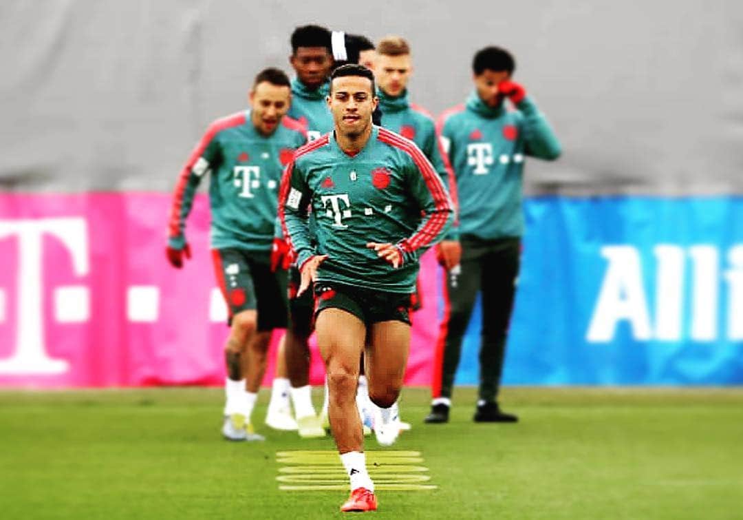 ティアゴ・アルカンタラのインスタグラム：「GAS 💨 ⚽️」