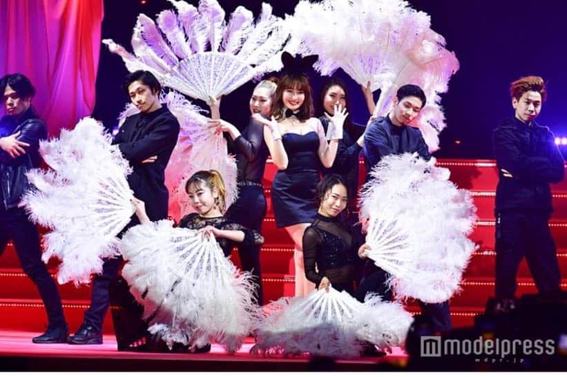 のインスタグラム：「ファッション誌、sweet主催のsweet collection2019にて 小嶋陽菜さん、渡辺麻友さん、加藤玲奈さんのバックダンサーで出演させて頂きました🙏✨ 凄く新鮮で刺激的な空間でした！  関わって下さった皆様、有難うございました！🙇🏻✨✨✨ #小嶋陽菜 #渡辺麻友 #加藤玲奈 #dancer #sweetcollection2019 #sweet」