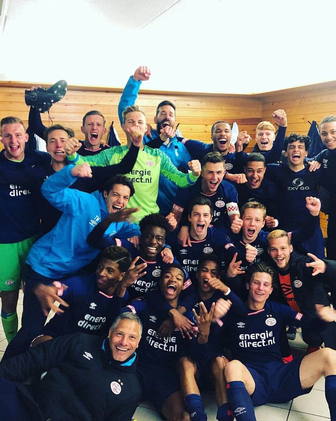 PSVアイントホーフェンさんのインスタグラム写真 - (PSVアイントホーフェンInstagram)「YESS BOYS! 💪🏻 Great win from PSV O19 against Ajax O19: 0-1!  #AJAPSV」4月13日 23時51分 - psv