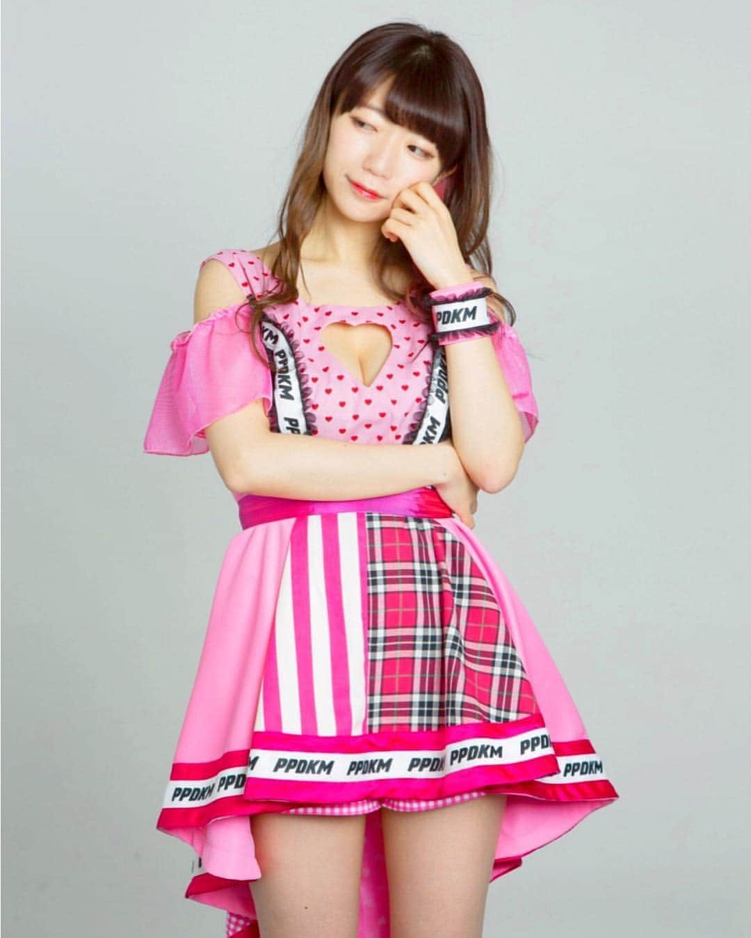 ぱいぱいでか美のインスタグラム：「明日でいよいよリリイベラスト！ ジャケットで最後まで迷ったカットです。 ꙳ #大恋愛体質 #撮影 #yoshifumiegami さん #衣装 #新越雪乃 さん ꙳ さて！ 4/3に発売した『大恋愛体質』のリリースイベントも いよいよ明日でラストですー！ 4/14 19時から！ヴィレッジヴァンガード渋谷本店！ ぜひ来てね。まじ来てね。待ってるよ！ もろもろハイライトの「CD出ました」にいろいろまとまってます！」