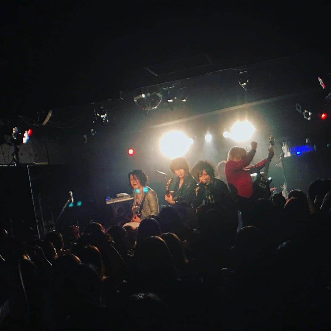 風弥さんのインスタグラム写真 - (風弥Instagram)「2019.4.12 This is DaizyStripper Tour 長野LIVE HOUSE J 長野はいつも異常なアツさ。好きです(^^) #daizystripperkazami  #daizystripper #長野」4月14日 11時01分 - kazami_daizy