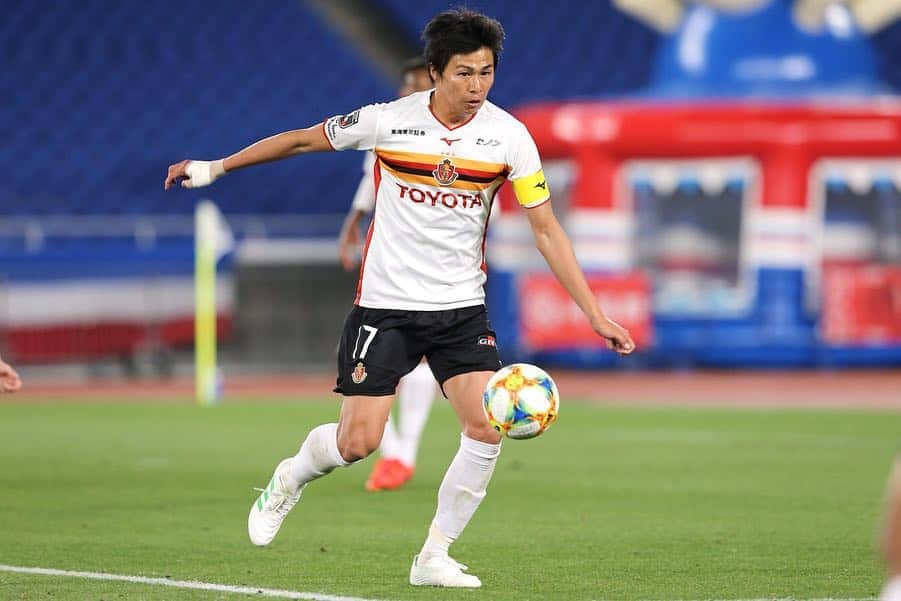 丸山祐市のインスタグラム：「vs横浜Fマリノス  昨日もたくさんの応援ありがとうございました！ 悔しさも残りますが、来週のホームでの試合は勝利できるように、準備したいと思います。  #nagoyagrampus #grampus #名古屋グランパス#jleague #jリーグ#DAZN#soccer #サッカー #丸山祐市#17#横浜Fマリノス#継続#準備#感謝#笑顔#ファミリー#elpibe」
