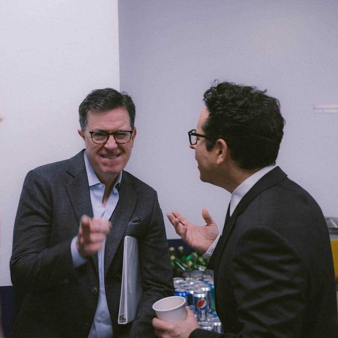 スター・ウォーズさんのインスタグラム写真 - (スター・ウォーズInstagram)「Take a look behind the scenes at #StarWarCelebration Chicago with cast and filmmakers of Star Wars: #TheRiseofSkywalker. (1 of 2.) 📷 by @elie」4月14日 9時44分 - starwars