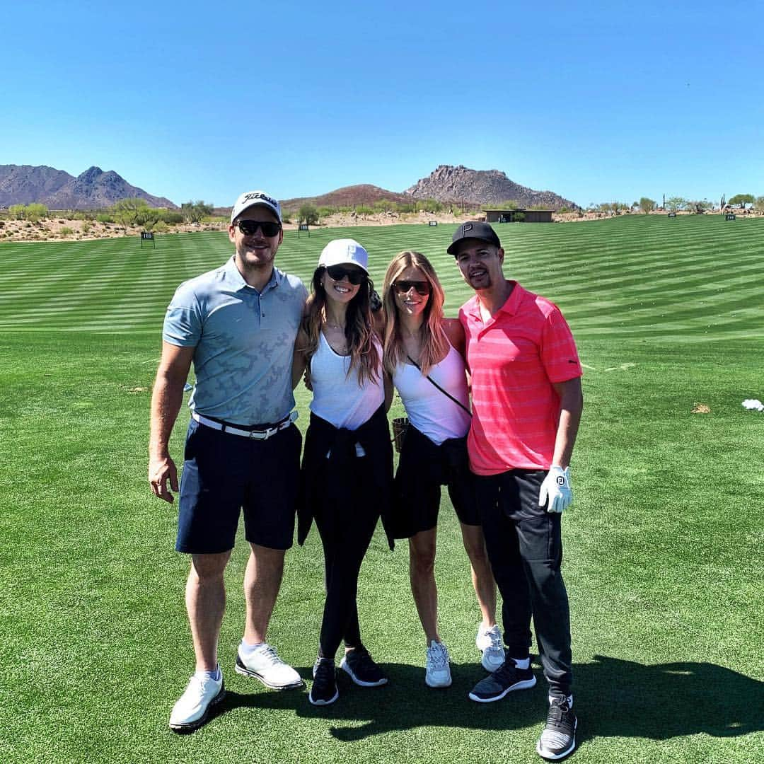 クリス・プラットさんのインスタグラム写真 - (クリス・プラットInstagram)「Gorgeous day on the course with @katherineschwarzenegger @laurenscruggs and @thejasonkennedy I don’t know why but the filter I used makes JK look like he’s got a fever. 😂」4月14日 9時36分 - prattprattpratt