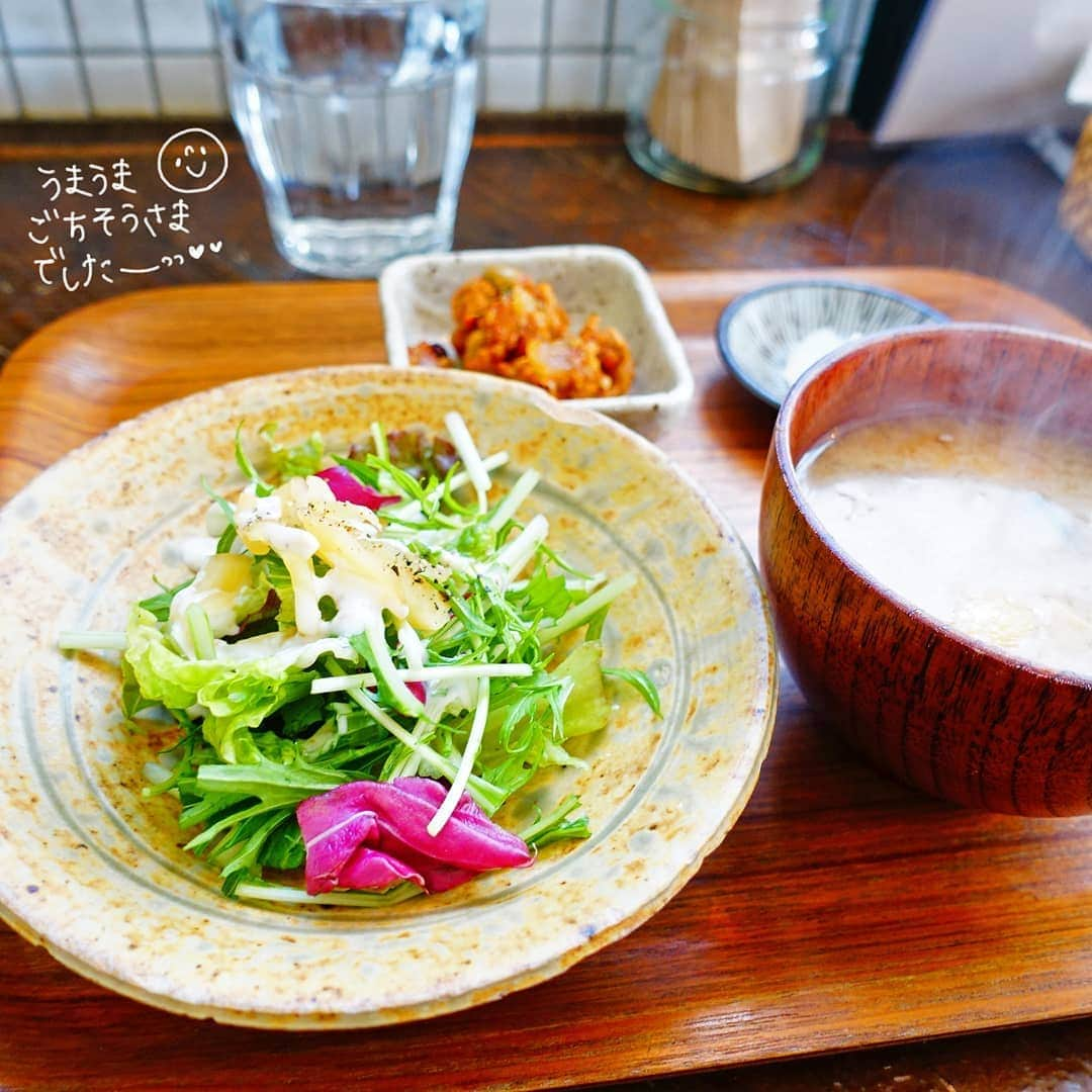 なっつ。さんのインスタグラム写真 - (なっつ。Instagram)「2019.4.14.sunday ある日のカフェ活。 Ayaさんと久々デート♡ 体によさげランチを食べながら いっぱいお喋りしてデトックス♡  今度はこたつのカレー食べたいなぁ♡  玄米のチャーハンって美味しい♡ 久々家でもつくろかな🤔 玄米のチャーハンて 噛みごたえあって パラパラで美味しいんだよね😃 ・ ・ ・ #神奈川#神奈川カフェ#カフェこたつ#なっつの絵日記」4月14日 9時37分 - punipopo