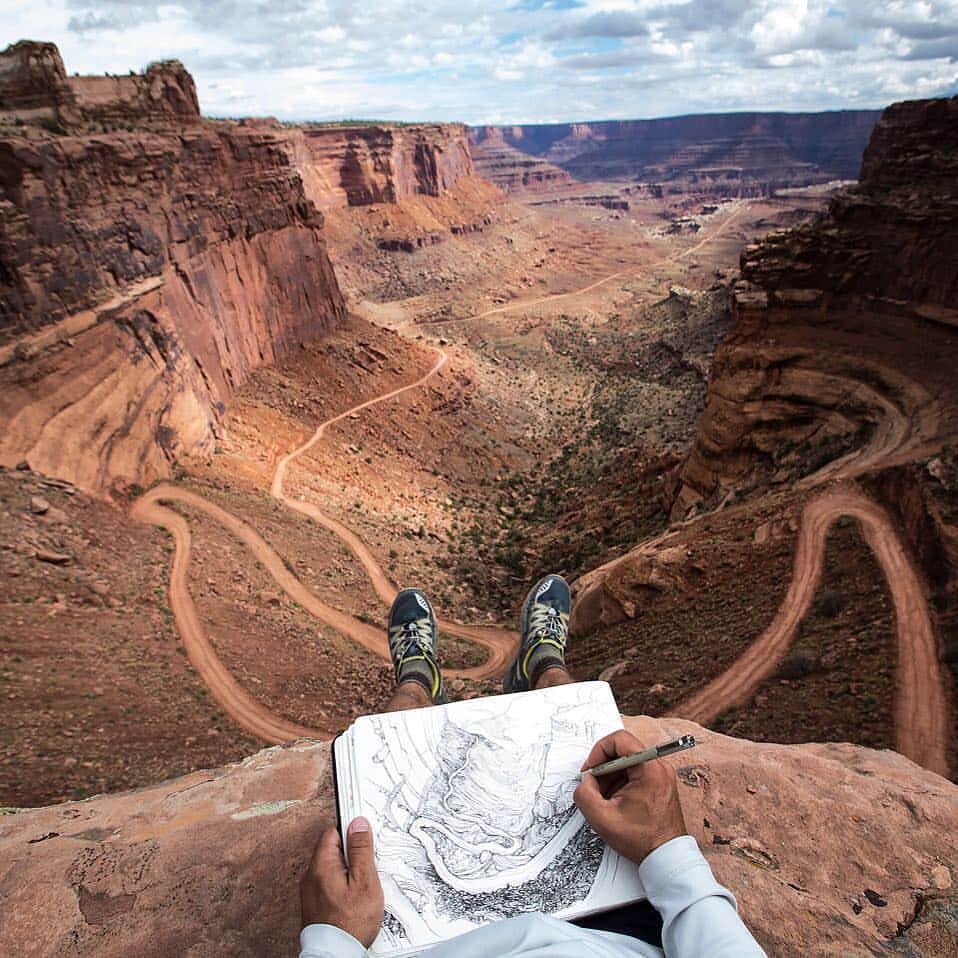 キーンさんのインスタグラム写真 - (キーンInstagram)「"The best landscapes are the ones that we immerse into. #canyonlands" - KEEN Ambassador, @jer.collins⁣ ⁣ 📸:@jer.collins⁣ ⁣ Shoes: Men's Versatrail」4月14日 10時27分 - keen