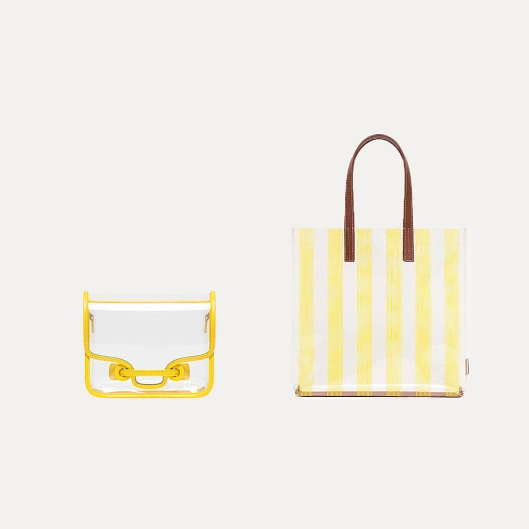 Vasic News In jpさんのインスタグラム写真 - (Vasic News In jpInstagram)「City Vinyl & Cue Tote Vinyl  #vasic #pvc #city #clear_daisy #cuetote #yellow #隠れvasic #ss19 #vasicnews」4月14日 10時34分 - vasic_japan