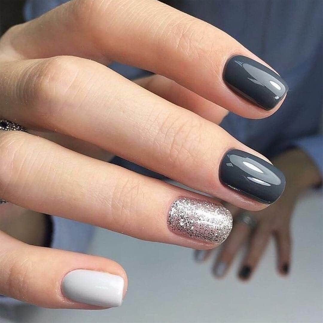 OPIさんのインスタグラム写真 - (OPIInstagram)「@manos.byivana is keeping up with #TheLatestAndTheSlatest ! Comment below what latest nails trends you're loving below! #OPIObsessed #ColorIsTheAnswer #NailedIt #GreyNails #Sparkle #GlitterDetail」4月14日 10時53分 - opi