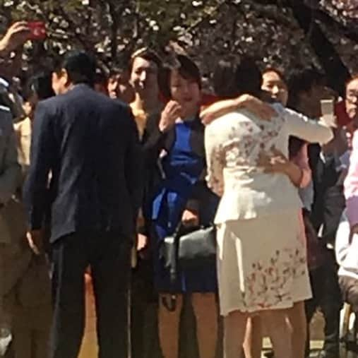 アグネス・チャンさんのインスタグラム写真 - (アグネス・チャンInstagram)「Invited by Prime Minister Abe of Japan to the annual Cherry Blossoms garden party. Great weather, lovely blossoms and delightful company.」4月14日 1時54分 - agneschan1