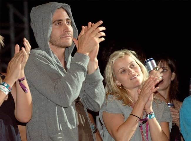 E! Onlineさんのインスタグラム写真 - (E! OnlineInstagram)「Can you imagine #Coachella without all the Instagram posts? That's what it was like for these stars 10 years ago. Link in bio to go back in time and see how much the festival has changed. (📷: Getty Images)」4月14日 2時02分 - enews