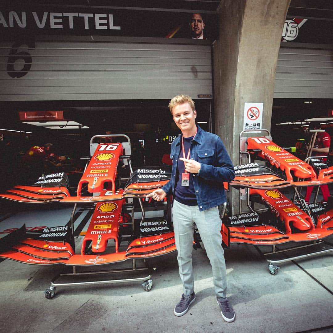 ニコ・ロズベルグさんのインスタグラム写真 - (ニコ・ロズベルグInstagram)「What can the Ferrari do tomorrow?? 🤔  #f1 #formula1 #formulaone #ferrari #vettel #leclerc #chinesegp」4月14日 2時25分 - nicorosberg