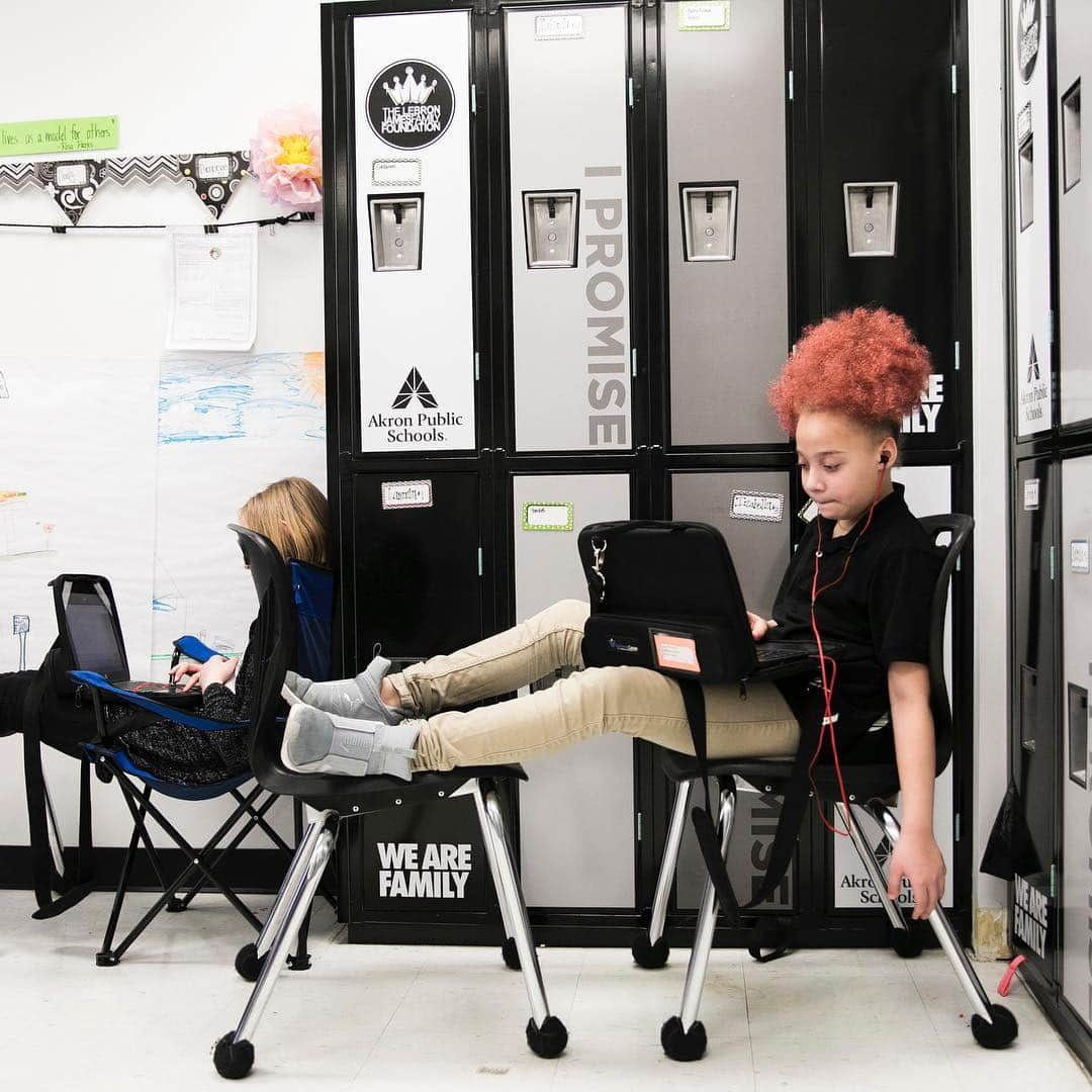 ニューヨーク・タイムズさんのインスタグラム写真 - (ニューヨーク・タイムズInstagram)「LeBron James opened a school that was considered an experiment. This time last year, the students were identified as the worst performers in the Akron public schools and branded with behavioral problems. Some as young as 8 were considered at risk of not graduating. Now, they are helping close the achievement gap in Akron. The academic results are early, and at 240, the sample size of students is small, but the inaugural classes of 3rd and 4th graders at LeBron James’s I Promise School posted extraordinary results in their first set of district assessments. 90% met or exceeded individual growth goals in reading and math, outpacing their peers across the district. Unlike other schools connected to celebrities, @ipromiseschool is not a charter school run by a private operator but a public school operated by the district. Its student population is 60% black, 15% English-language learners and 29% special education students. “We are reigniting dreams that were extinguished — already in 3rd and 4th grade,” said Brandi Davis, the school’s principal. “We want to change the face of urban education.” @maddiemcgarvey took these photos of students, teachers and staff at I Promise in Akron, #Ohio. Swipe left to see more and visit the link in our profile to follow Erica Green's reporting trip to @kingjames's I Promise School.」4月14日 2時32分 - nytimes