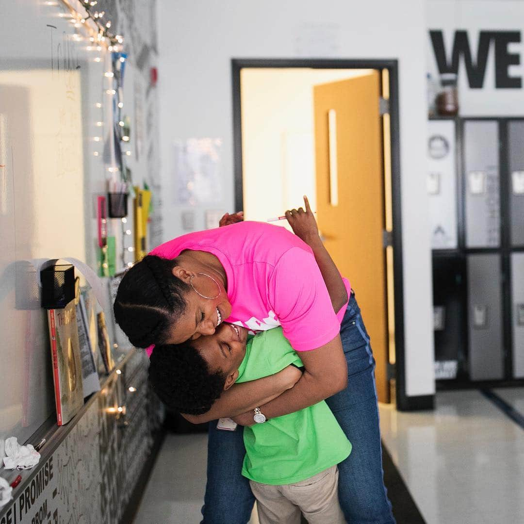 ニューヨーク・タイムズさんのインスタグラム写真 - (ニューヨーク・タイムズInstagram)「LeBron James opened a school that was considered an experiment. This time last year, the students were identified as the worst performers in the Akron public schools and branded with behavioral problems. Some as young as 8 were considered at risk of not graduating. Now, they are helping close the achievement gap in Akron. The academic results are early, and at 240, the sample size of students is small, but the inaugural classes of 3rd and 4th graders at LeBron James’s I Promise School posted extraordinary results in their first set of district assessments. 90% met or exceeded individual growth goals in reading and math, outpacing their peers across the district. Unlike other schools connected to celebrities, @ipromiseschool is not a charter school run by a private operator but a public school operated by the district. Its student population is 60% black, 15% English-language learners and 29% special education students. “We are reigniting dreams that were extinguished — already in 3rd and 4th grade,” said Brandi Davis, the school’s principal. “We want to change the face of urban education.” @maddiemcgarvey took these photos of students, teachers and staff at I Promise in Akron, #Ohio. Swipe left to see more and visit the link in our profile to follow Erica Green's reporting trip to @kingjames's I Promise School.」4月14日 2時32分 - nytimes