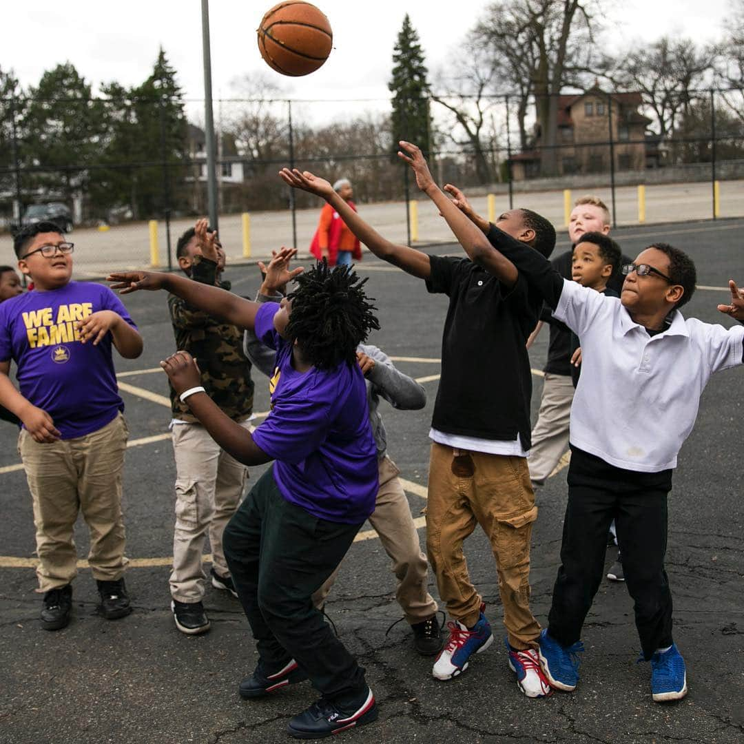 ニューヨーク・タイムズさんのインスタグラム写真 - (ニューヨーク・タイムズInstagram)「LeBron James opened a school that was considered an experiment. This time last year, the students were identified as the worst performers in the Akron public schools and branded with behavioral problems. Some as young as 8 were considered at risk of not graduating. Now, they are helping close the achievement gap in Akron. The academic results are early, and at 240, the sample size of students is small, but the inaugural classes of 3rd and 4th graders at LeBron James’s I Promise School posted extraordinary results in their first set of district assessments. 90% met or exceeded individual growth goals in reading and math, outpacing their peers across the district. Unlike other schools connected to celebrities, @ipromiseschool is not a charter school run by a private operator but a public school operated by the district. Its student population is 60% black, 15% English-language learners and 29% special education students. “We are reigniting dreams that were extinguished — already in 3rd and 4th grade,” said Brandi Davis, the school’s principal. “We want to change the face of urban education.” @maddiemcgarvey took these photos of students, teachers and staff at I Promise in Akron, #Ohio. Swipe left to see more and visit the link in our profile to follow Erica Green's reporting trip to @kingjames's I Promise School.」4月14日 2時32分 - nytimes