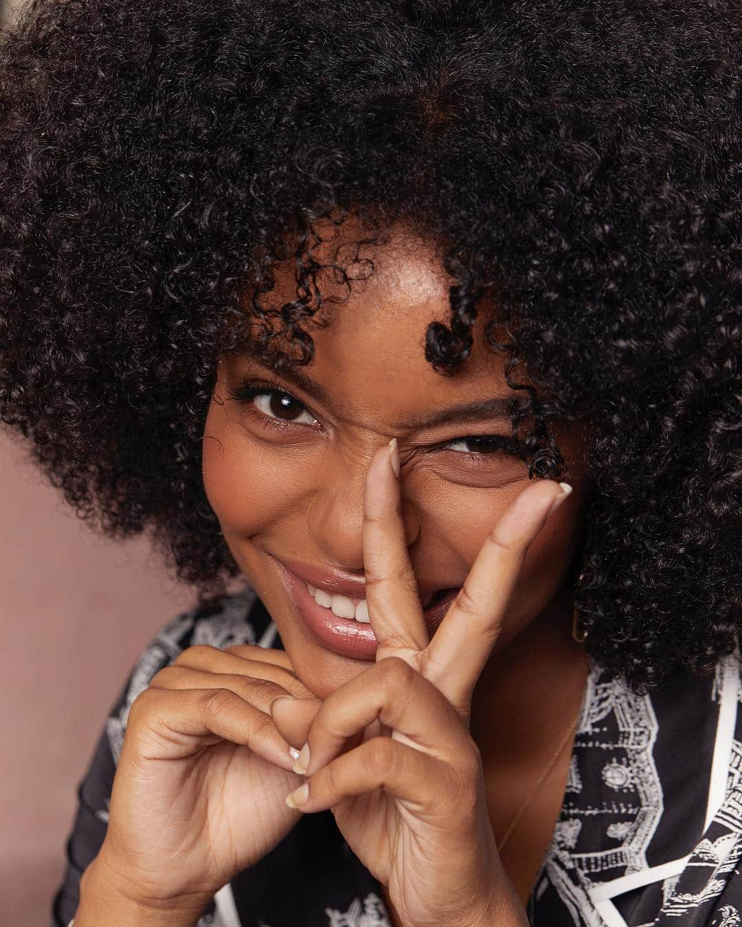 ボビイブラウンさんのインスタグラム写真 - (ボビイブラウンInstagram)「The incredible @yarashahidi shared her wisdom yesterday in our #ConfidentBeauty Conversation with @kahalanabarfield. Stay tuned to hear the talk in our IGTV next week, you won’t want to miss it.」4月14日 3時11分 - bobbibrown