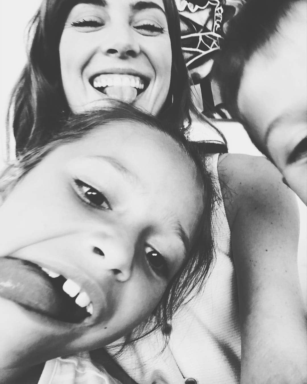 ジェシカ・ストループのインスタグラム：「Runs in the family. 🤪」