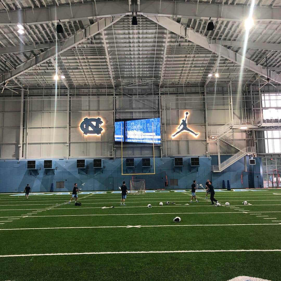 チェイス・ライスさんのインスタグラム写真 - (チェイス・ライスInstagram)「These men and this place changed my life forever. Forever a Tar Heel. Now headed to Myrtle Beach for the sold out show tonight🤘🏼」4月14日 3時42分 - chaserice