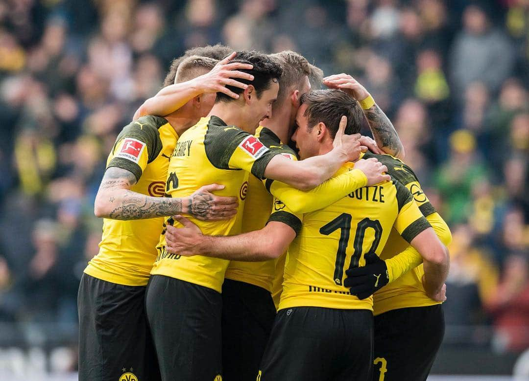 ボルシア・ドルトムントさんのインスタグラム写真 - (ボルシア・ドルトムントInstagram)「🙏 Important win!  #borussiadortmund #dortmund #homegame #matchday #bvb #spieltag #bundesliga #bvbm05 #mainz05 #mainz #💛 #⚽️」4月14日 3時49分 - bvb09