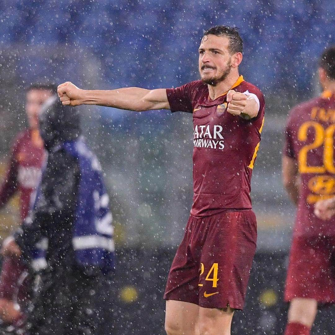 ASローマさんのインスタグラム写真 - (ASローマInstagram)「🤩 How did you celebrate @ed_dzeko’s winning goal❓ DAJE! 🔥 #ASRoma」4月14日 3時49分 - officialasroma