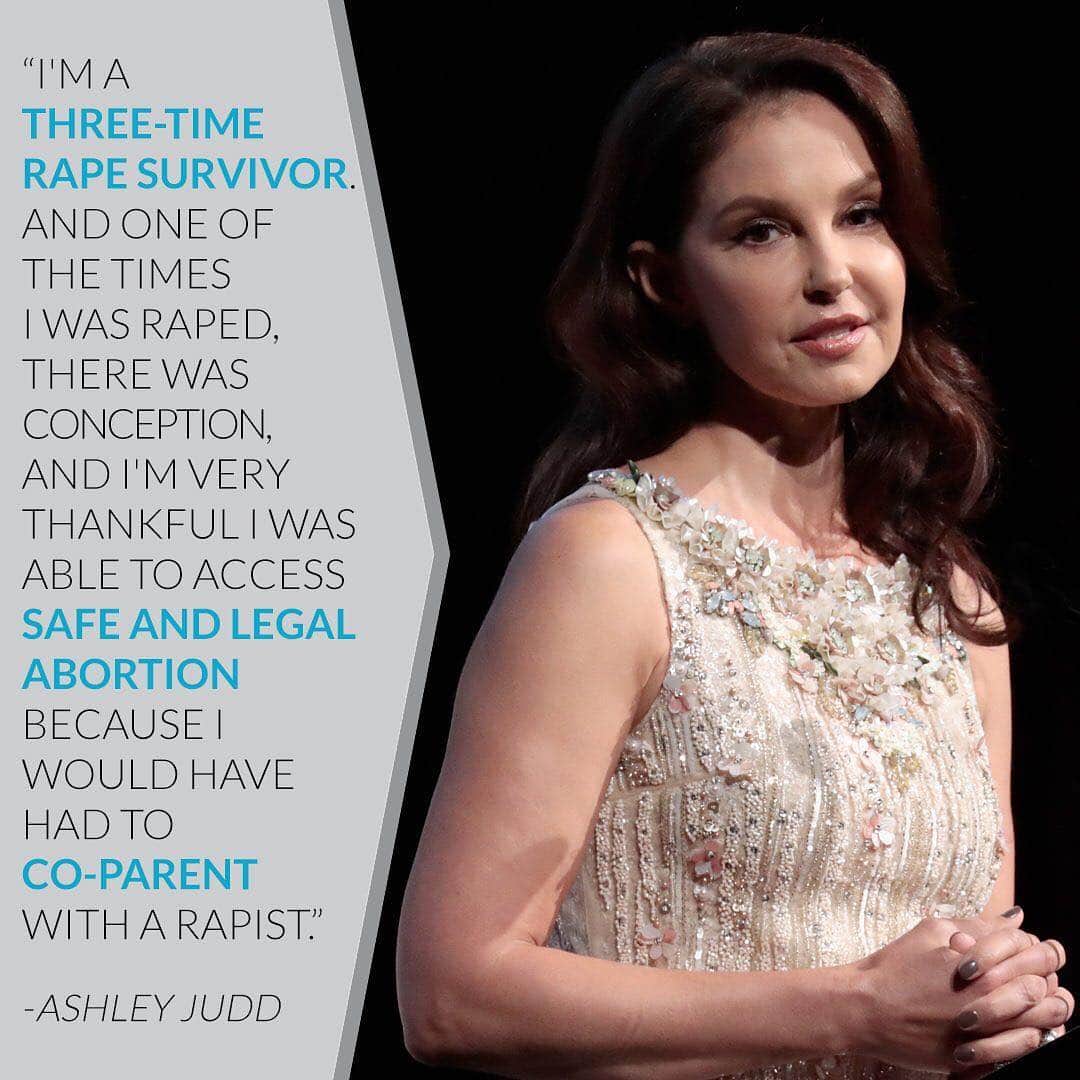 E! Onlineさんのインスタグラム写真 - (E! OnlineInstagram)「Ashley Judd is opening up about the time several years ago that she was the victim of incest and sexual assault. Link in bio for her story. (📷: Getty Images)」4月14日 3時59分 - enews