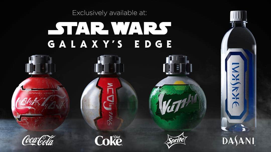 Disneyさんのインスタグラム写真 - (DisneyInstagram)「Coming soon to a galaxy near you: specially designed Coca-Cola bottles will be available exclusively at @StarWars: #GalaxysEdge beginning May 31 at @Disneyland and August 29 at @WaltDisneyWorld!」4月14日 4時18分 - disney