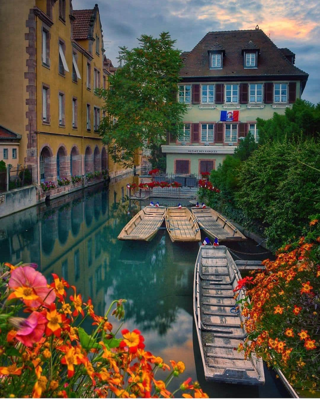 Wonderful Placesさんのインスタグラム写真 - (Wonderful PlacesInstagram)「Beautiful Colmar in France ✨❤️❤️❤️✨ . Pictures by ✨@tatsolbe✨ & ✨@sennarelax✨ #wonderful_places for a feature ❤️」4月14日 4時24分 - wonderful_places