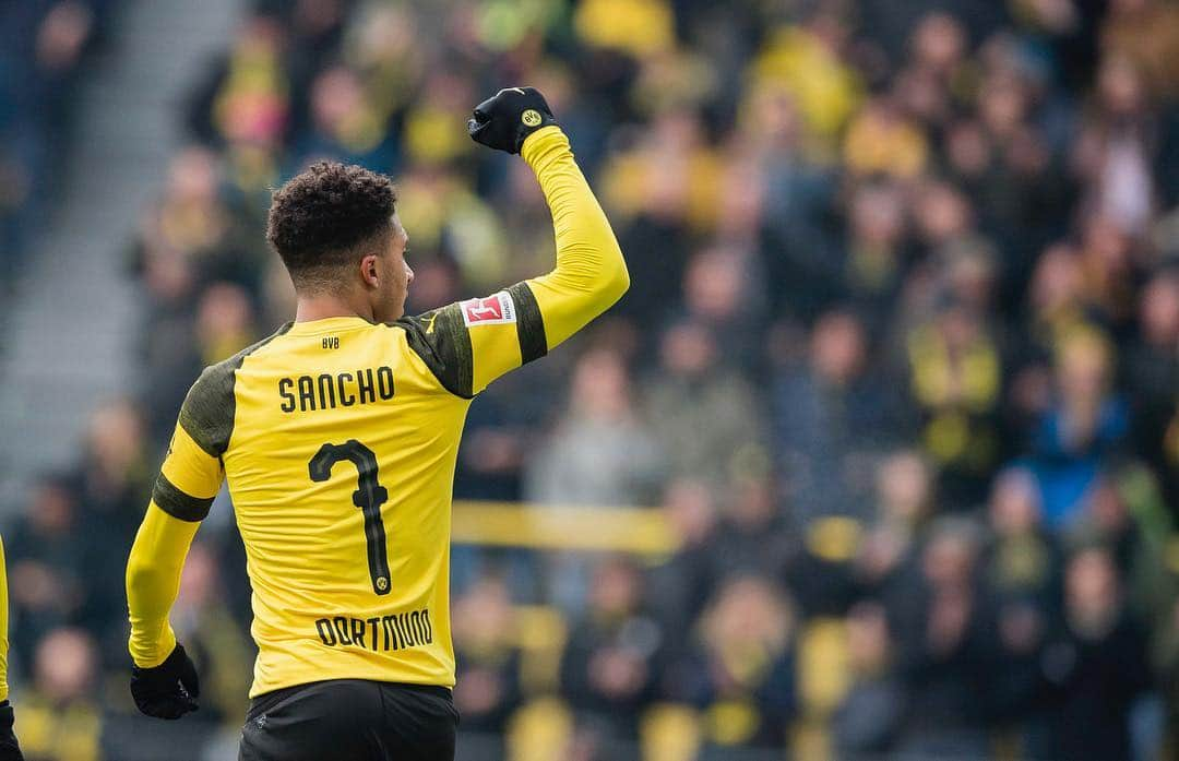 ボルシア・ドルトムントさんのインスタグラム写真 - (ボルシア・ドルトムントInstagram)「💪💪 @sanchooo10  #borussiadortmund #SanShow #dortmund #homegame #matchday #bvb #spieltag #bundesliga #bvbm05 #mainz05 #mainz #💛 #⚽️」4月14日 4時41分 - bvb09