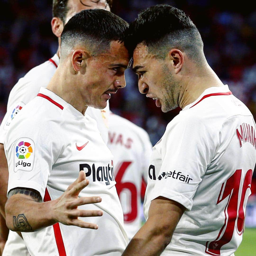 LFPさんのインスタグラム写真 - (LFPInstagram)「#ElGranDerbi = PASSION 😍 • #Passion #SevillaFC #Munir #Mesa #LaLiga #LaLigaSantabder」4月14日 4時44分 - laliga