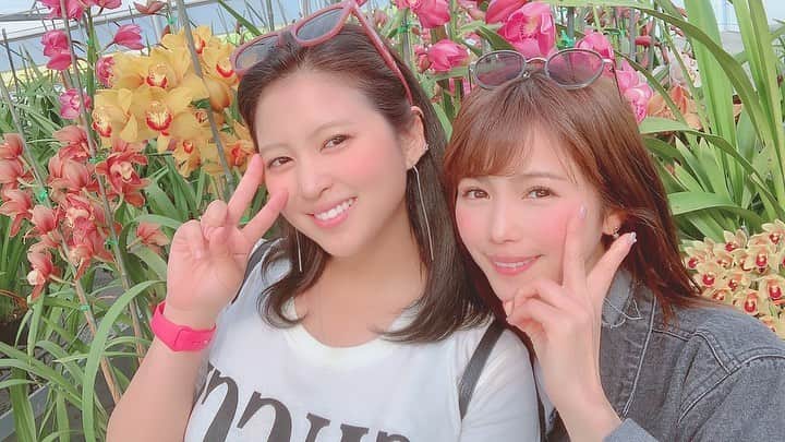 沢辺りおんさんのインスタグラム写真 - (沢辺りおんInstagram)「3.4月限定でやっている #theflowerfields に行ってきました！車で莉麻が連れてってくれたよ〜！ とってもお花が綺麗だった🌼  #ドライブ #女子2人」4月14日 4時51分 - rionsawabe