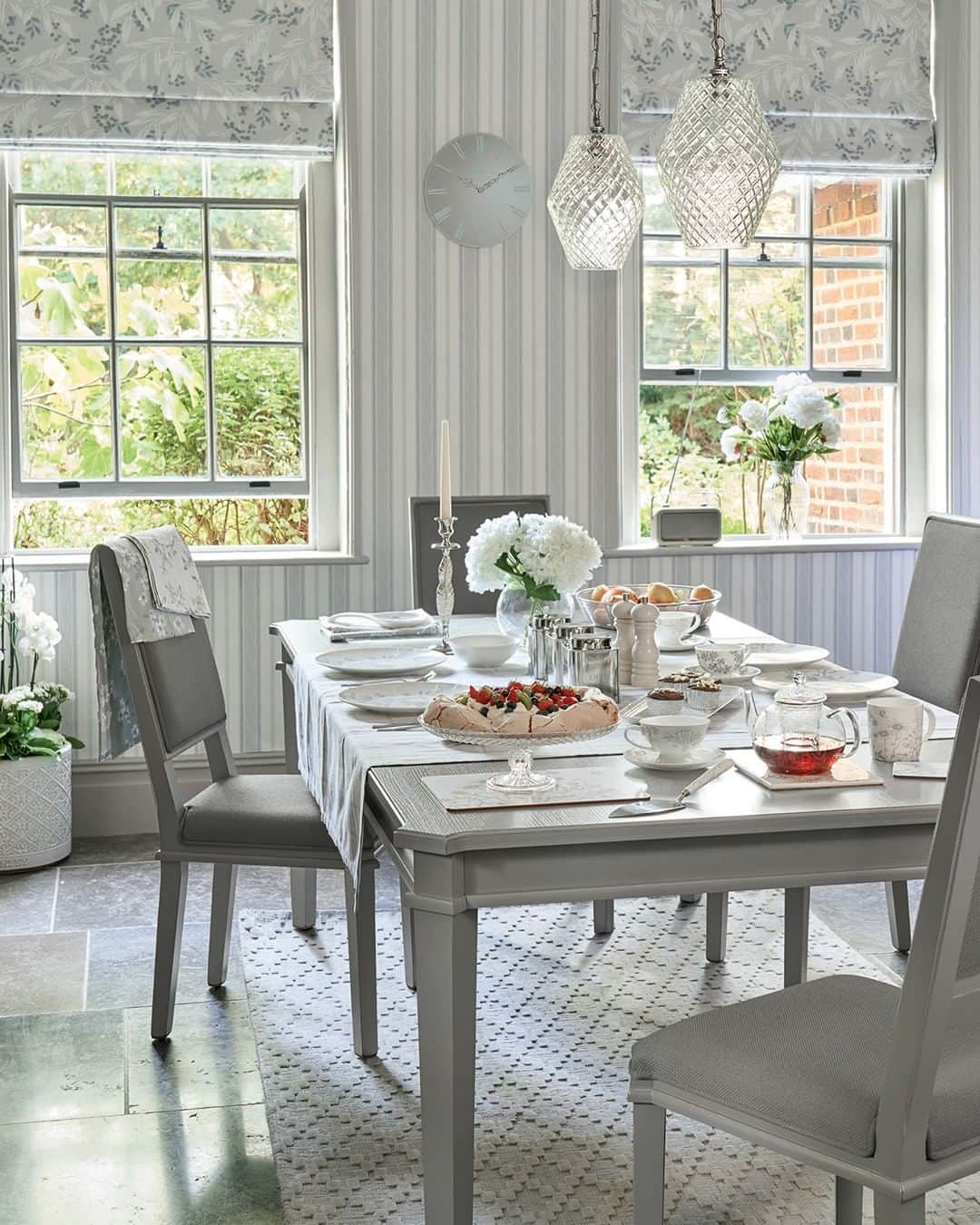 ローラアシュレイのインスタグラム：「Combining style and functionality to create the perfect dining room.  Discover our #Henshaw range online」