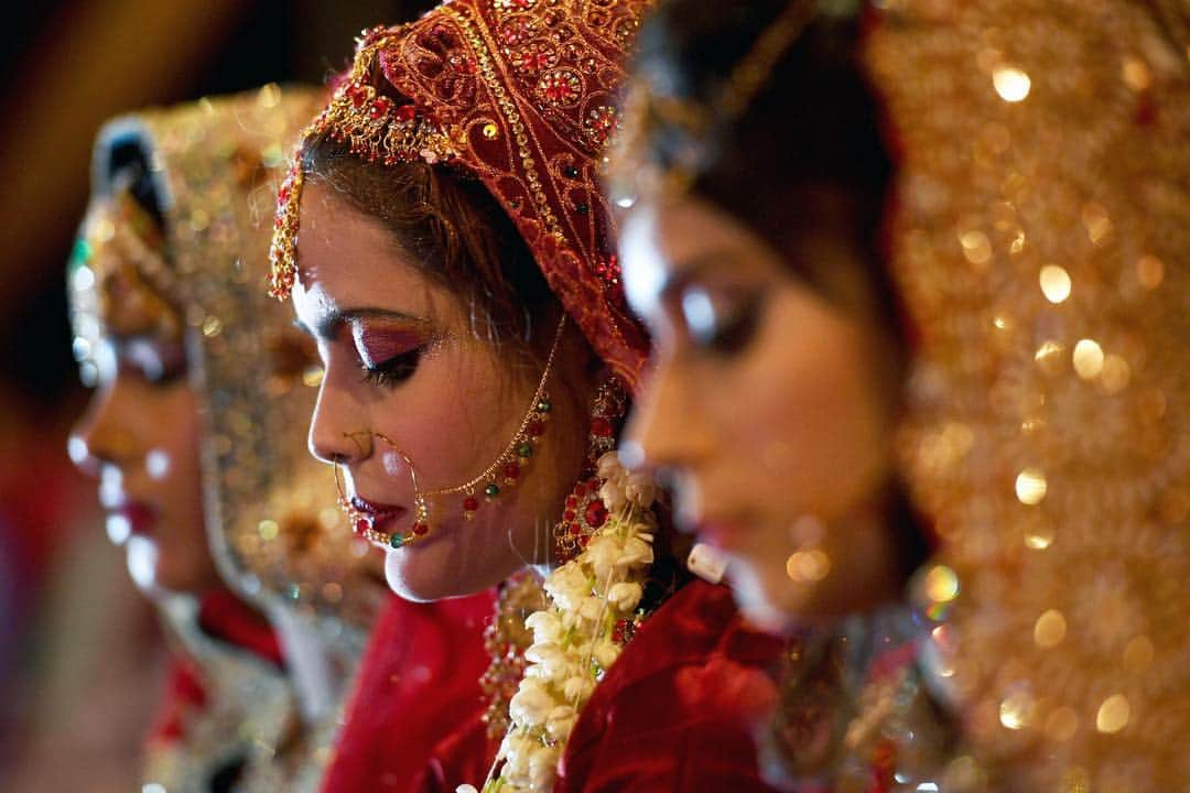 NBC Newsさんのインスタグラム写真 - (NBC NewsInstagram)「Pakistani #brides attend a mass-wedding ceremony in Karachi on Saturday. Dozens of couples who could not afford their individual #wedding expenses participated in the mass wedding ceremony organised by local charity welfare trust Al Ghousia Welfare Organization. . 📷 Asif Hassan / @afpphoto」4月14日 5時02分 - nbcnews