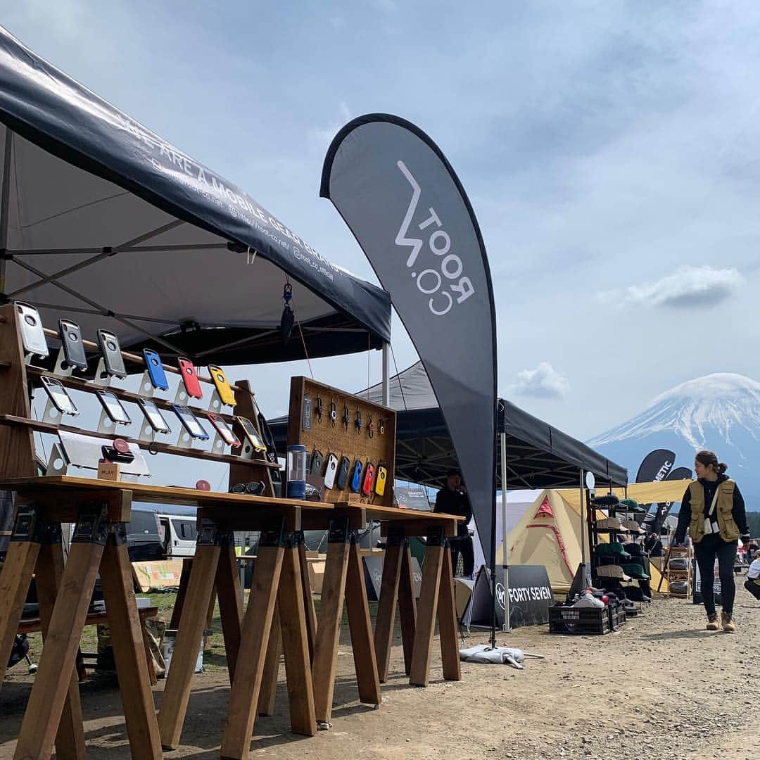 ROOT CO. Designed in HAKONE.さんのインスタグラム写真 - (ROOT CO. Designed in HAKONE.Instagram)「. GO OUT JAMBOREE 2019 Day 3. ・ #gooutjamboree #gooutjamboree2019 #goout #root_co #rootco #outdoor #outdoors #outdoorgear #outdoorlife #camp #campgear #camplife #lifestyle #outdoorstyle #campstyle #ゴーアウトジャンボリー #ゴーアウトジャンボリー2019 #ゴーアウト #アウトドア #アウトドアギア #アウトドアライフ #キャンプ #キャンプギア #キャンプライフ #ライフスタイル #アウトドアスタイル #キャンプスタイル #富士山 #ふもとっぱら #ふもとっぱらキャンプ場」4月14日 11時09分 - root_co_official