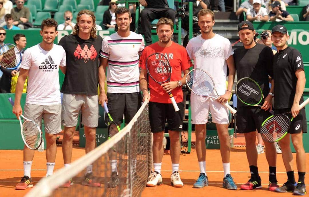 カレン・ハチャノフのインスタグラム：「Squad 🇦🇹🇬🇷🇷🇺VS🇨🇭🇷🇺🇫🇷🇧🇪 @rolexmontecarlomasters #RolexMCMasters」