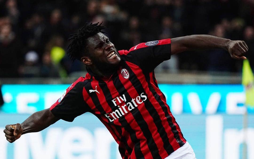 ACミランさんのインスタグラム写真 - (ACミランInstagram)「Happy Franck, happy Rossoneri 🔴⚫️ 3 punti targati @franckkessie!  #MilanLazio #ForzaMilan」4月14日 6時01分 - acmilan