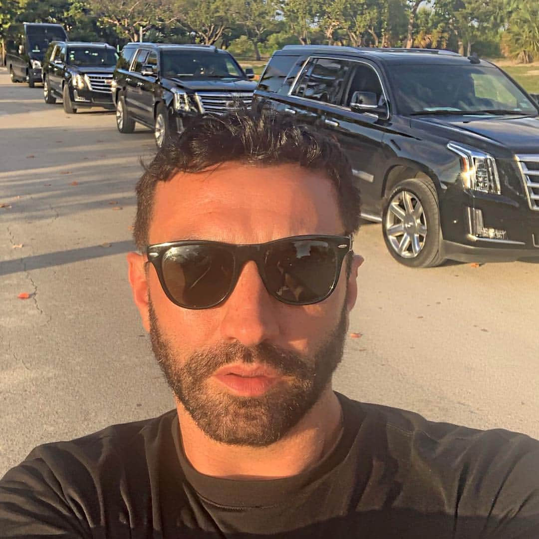 リカルド・ティッシさんのインスタグラム写真 - (リカルド・ティッシInstagram)「On set at the sunset #Miami」4月14日 6時26分 - riccardotisci17