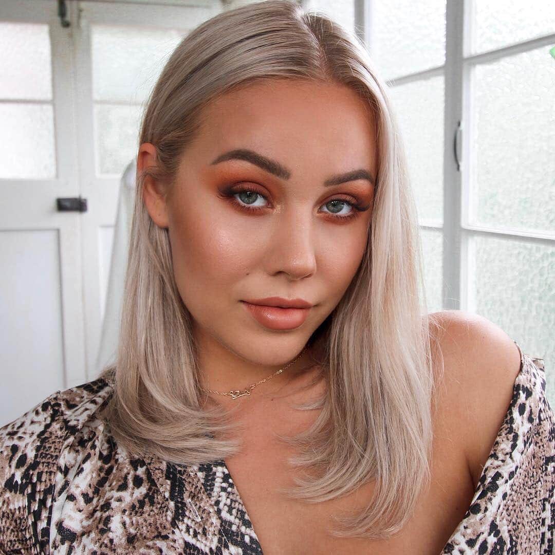 Too Facedさんのインスタグラム写真 - (Too FacedInstagram)「Stunning @caseebrimblecombe creates a ✨radiant glow✨ with our Fruit Cocktail Blush Duo in shade StrobeBerry, Pineapple Paradise Strobing Bronzer, and Born This Way Setting Powder! #regram #toofaced」4月14日 6時32分 - toofaced