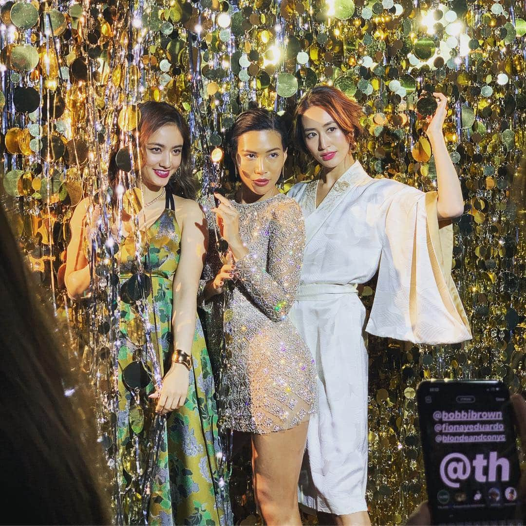 神山まりあさんのインスタグラム写真 - (神山まりあInstagram)「Gold party with this beauties @molly_chiang @mariaaaa728  #girls #fun #grateful #bobbibrown #BBambassador #BeautyTruth #confidentbeauty  @bobbibrown @bobbibrownjapan」4月14日 6時35分 - mariakamiyama