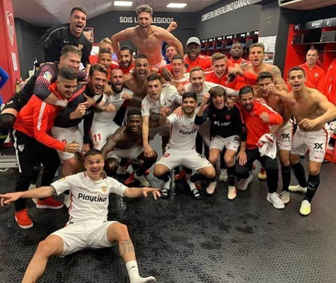 セビージャFCさんのインスタグラム写真 - (セビージャFCInstagram)「EQUIPAZO 🔥🙌🏼⚪️🔴 #ElGranDerbi #vamosmiSevilla #laliga」4月14日 6時54分 - sevillafc