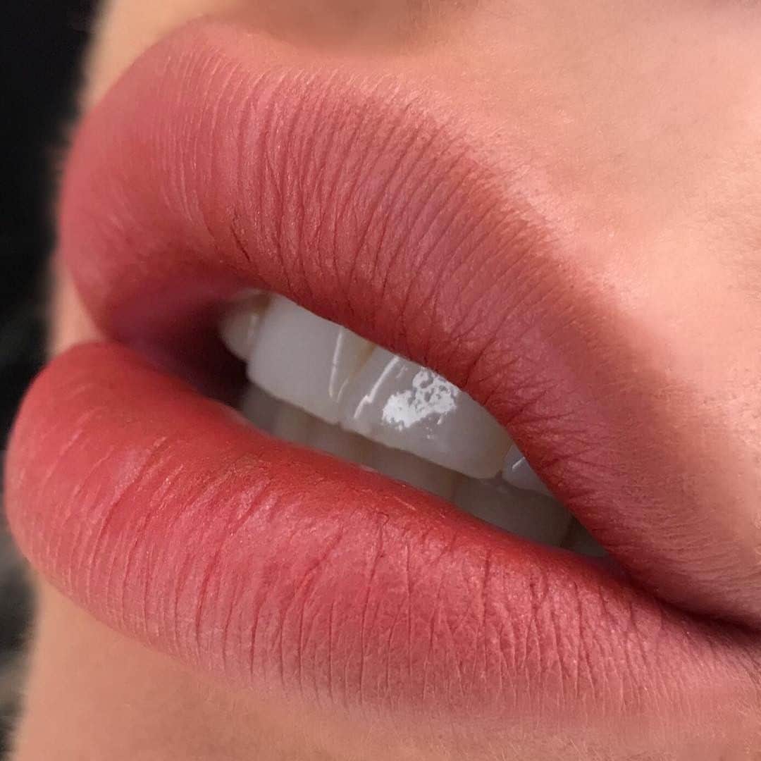 M·A·C Cosmetics Canadaさんのインスタグラム写真 - (M·A·C Cosmetics CanadaInstagram)「The recipe for a diffused matte lip = one part Lipstick in Marrakesh, one part Powder Kiss Lipstick in Devoted to Chili, blend until blurred 👄 ⚡️ Repost @kelliewallmanartistry @maccosmetics #MACPowderKiss」4月14日 7時00分 - maccosmeticscanada