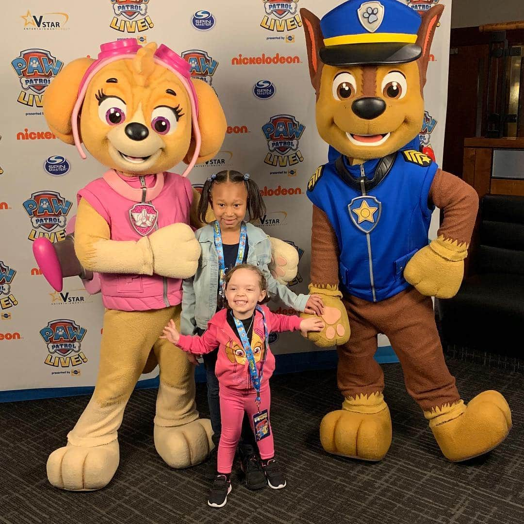 アイス-Tさんのインスタグラム写真 - (アイス-TInstagram)「My Saturday... Took Chanel and her best friend Dylan to see the @pawpatrol Live show at Madison Square Garden. @babychanelnicole  Her mind is blown!!」4月14日 7時04分 - icet