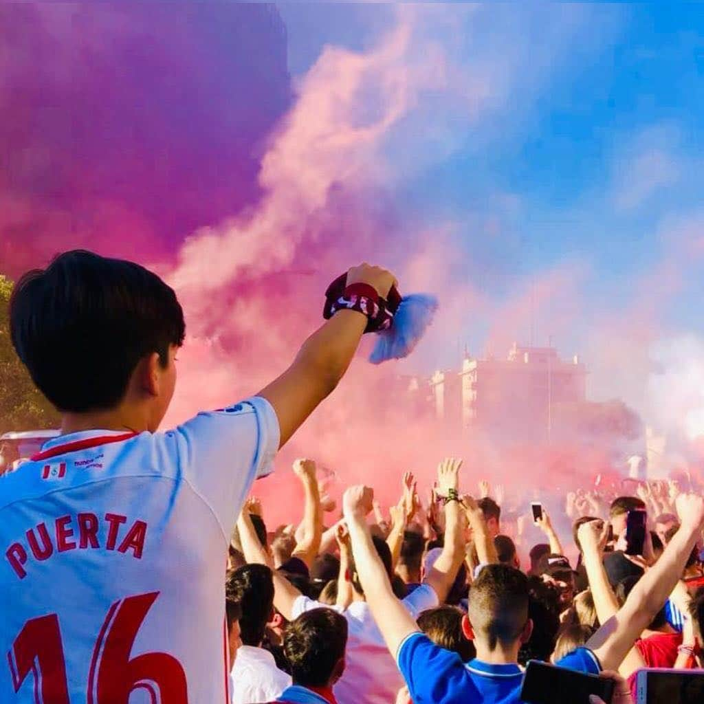 セビージャFCさんのインスタグラム写真 - (セビージャFCInstagram)「😍 #ElGranDerbi #WeareSevilla #vamosmiSevilla」4月14日 7時09分 - sevillafc