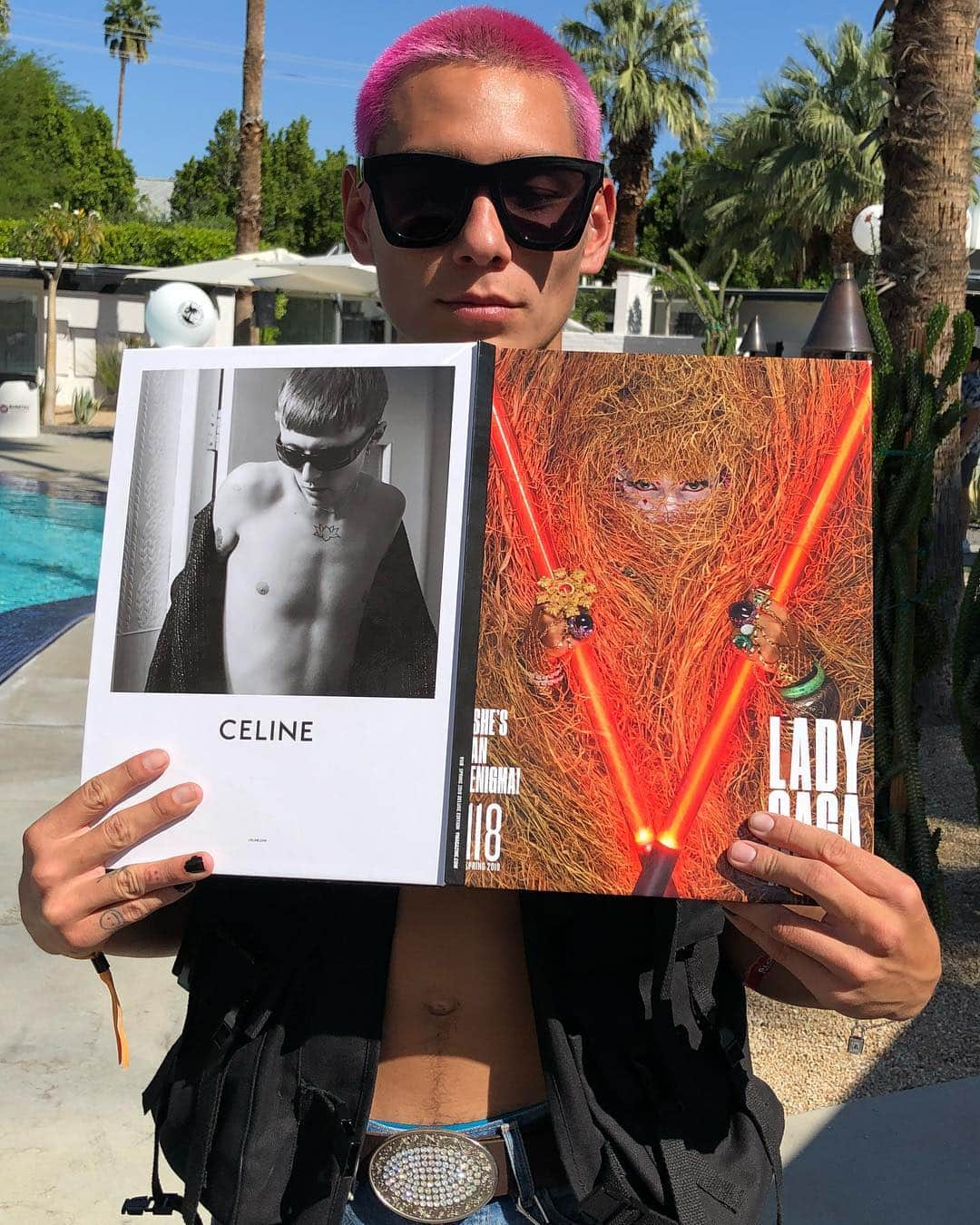 V Magazineさんのインスタグラム写真 - (V MagazineInstagram)「#V118 Music Festival Edition is here. The limited-edition hard bound issue comes with poster commemorating 10 Years of @ladygaga in V. Available Monday 4/15 at 9AM at vmagazine.myshopify.com!」4月14日 7時25分 - vmagazine