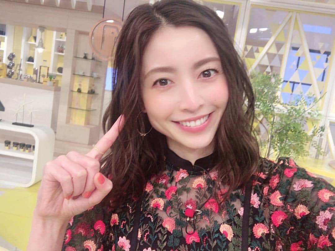 片瀬那奈さんのインスタグラム写真 - (片瀬那奈Instagram)「おはようございます😃 今日の#シューイチ は400回記念です！ ありがとうございます😊 #lokitho」4月14日 7時29分 - nana_katase