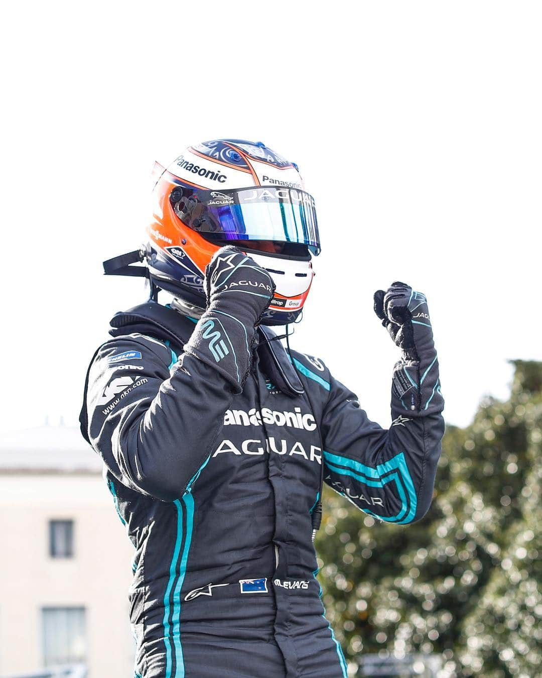 Jaguarさんのインスタグラム写真 - (JaguarInstagram)「Panasonic @JaguarRacing makes history in Rome, with @MitchEvans_ claiming the team’s first ever @FIAFormulaE win and our first international motorsport victory since 1991. It was also a great debut for @AlexLynnRacing who climbed nine places to finish 12th.  #JaguarElectrifies #ABBFormulaE #RomeEPrix #ITYPE3 #Rome #Italy #ElectricCars」4月14日 7時29分 - jaguar