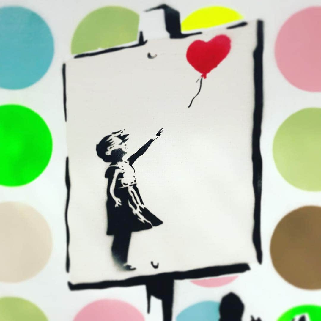LOOTONEのインスタグラム：「LOOTONE Stencil 2019 Banksy Parody 'Before shredding' 「シュレッダーする前」  Size :F10」