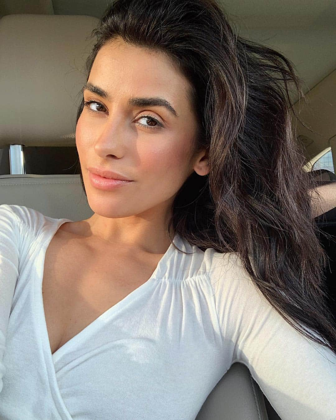 Sazan Hendrixさんのインスタグラム写真 - (Sazan HendrixInstagram)「Fresh & glowy for the weekend ✨  key products • @narsissist orgasm blush & their new oil infused lip tint 💞 #sogood #narsissist #motd  #happysaturday」4月14日 7時35分 - sazan