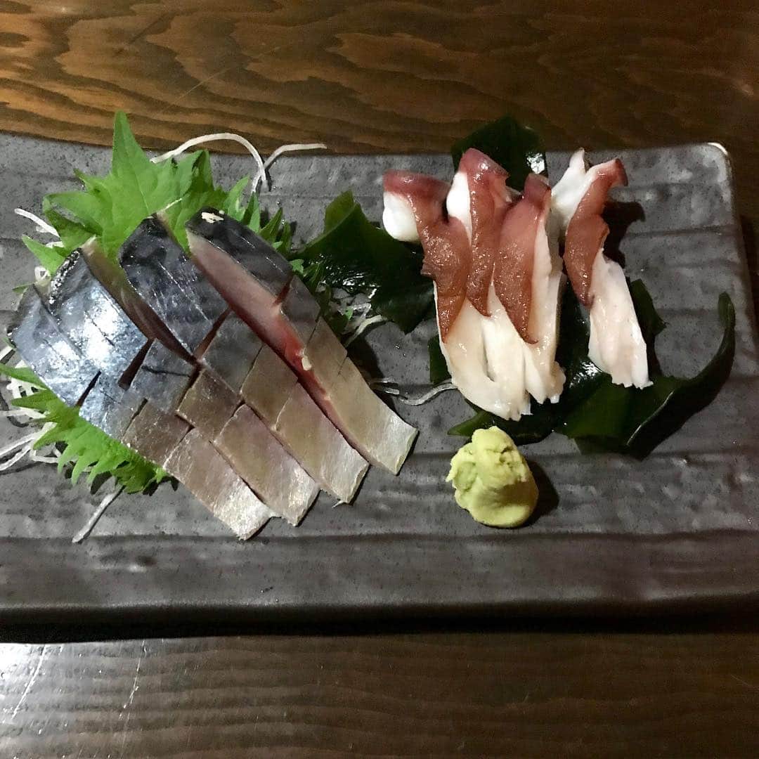 水木一郎さんのインスタグラム写真 - (水木一郎Instagram)「魚料理専門の店のメニューはいろいろあって迷うけど #〆さば と #みずだこの刺身  そしてやっぱ #のどぐろ をいただきました。こんなに丸々太ったのどぐろが驚くほど格安で食べられるのも魅力だＺ! #魚料理専門店  #新鮮格安 #水木一郎」4月14日 8時06分 - ichiromizuki